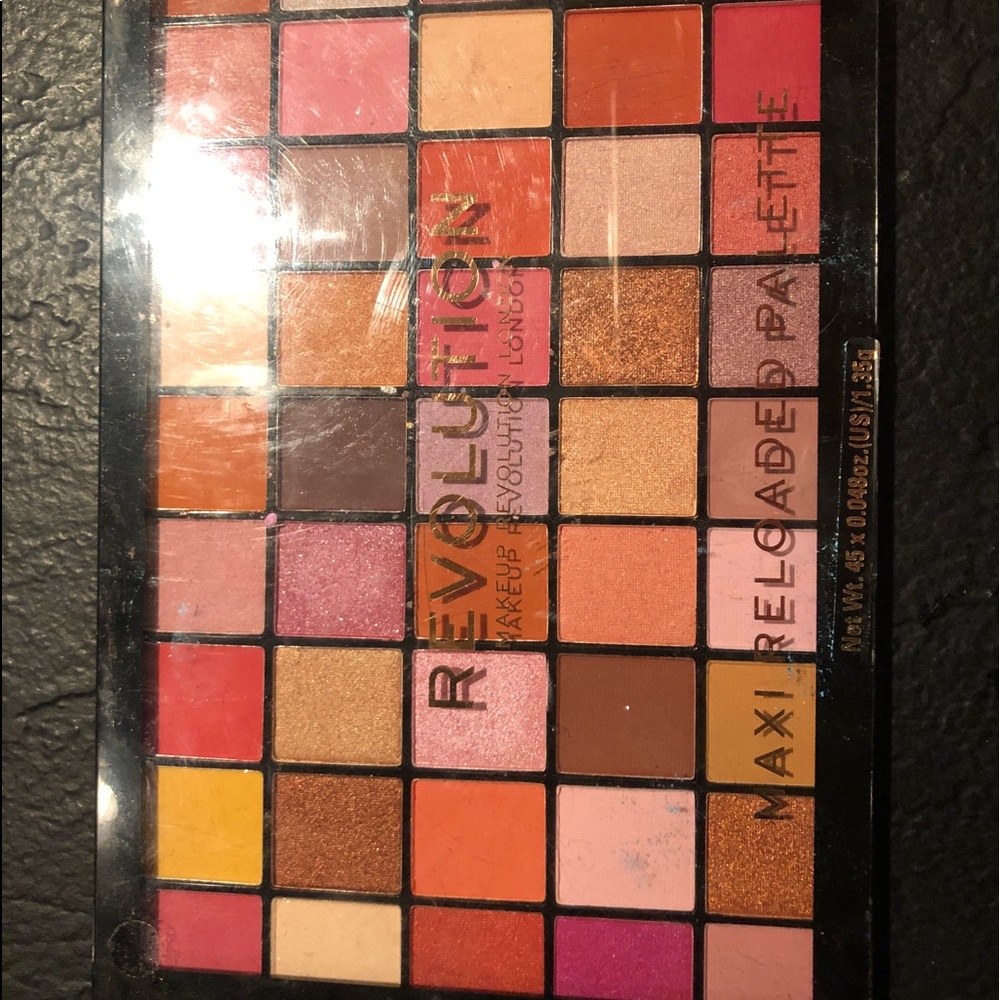 Revolution maxi reloaded palette
